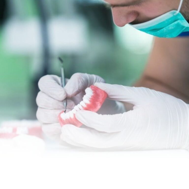 PROTESI FISSA E MOBILE - dentiera a Borgomanero protesi fissa e dentiera a Borgomanero